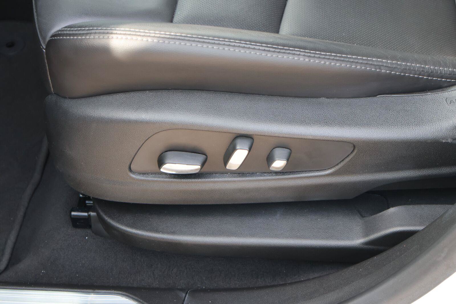 Used 2024 Cadillac XT5 Premium Luxury FWD image 12
