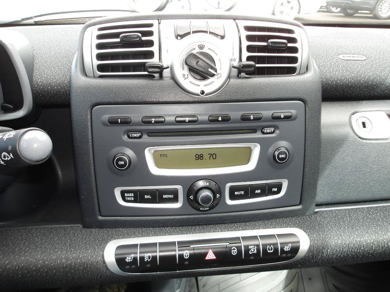 Used 2009 smart fortwo passion RWD image 15