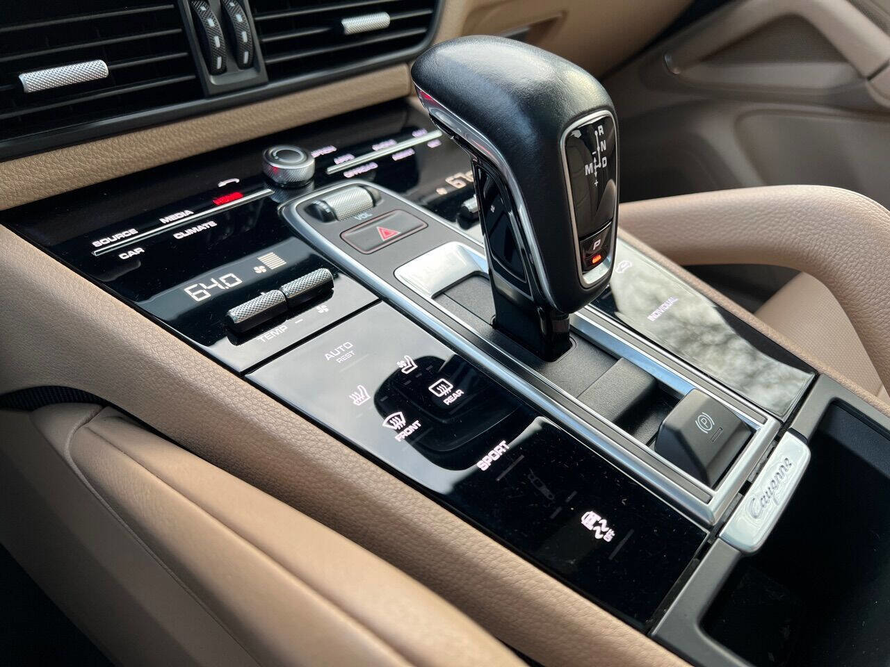 Used 2019 Porsche Cayenne image 35