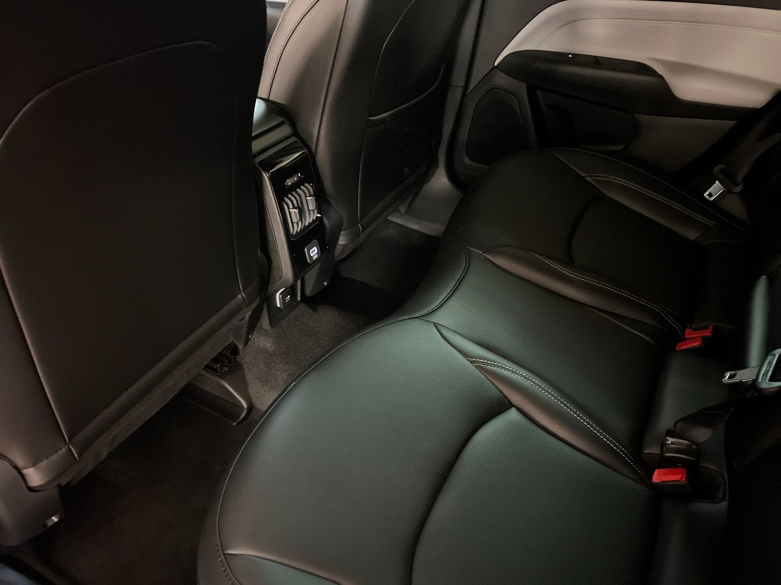 New 2026 Jeep Compass Limited image 11