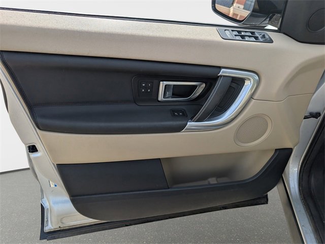 Used 2017 Land Rover Discovery Sport HSE image 19
