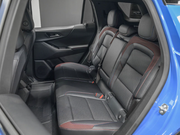Used 2026 Chevrolet Equinox RS AWD/4WD image 10