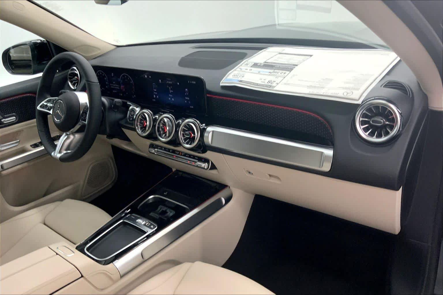 Used 2026 Mercedes-Benz GLB 250 image 11