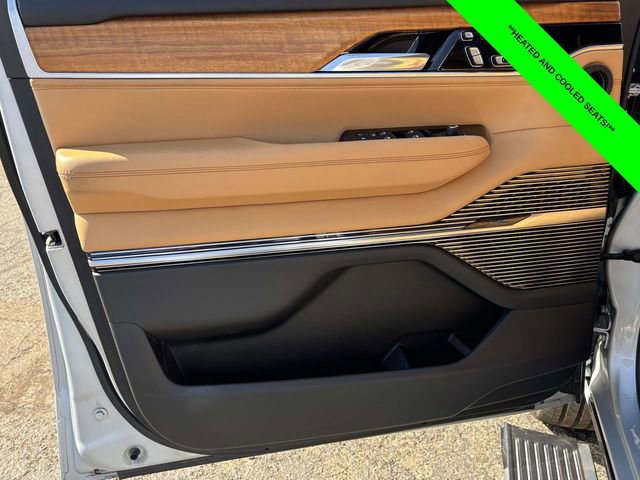 Used 2022 Jeep Grand Wagoneer Series III w/ Rear Seat Video Group 1 image 11