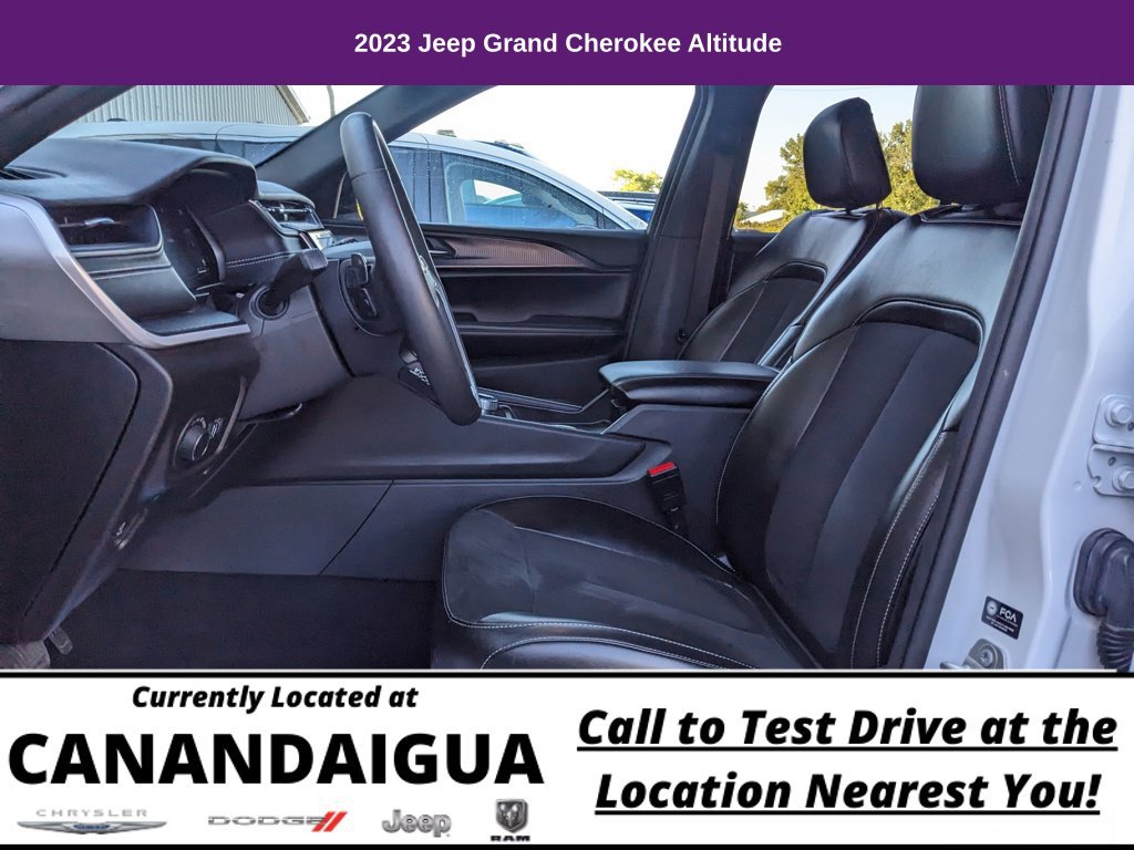 Used 2023 Jeep Grand Cherokee Altitude AWD/4WD image 11
