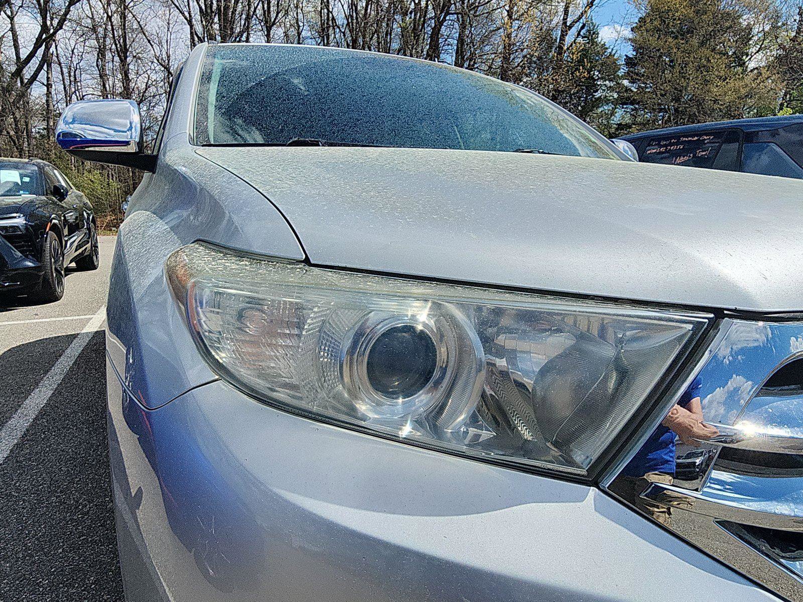 Used 2013 Toyota Highlander 4WD w/ Cold Weather Pkg image 7