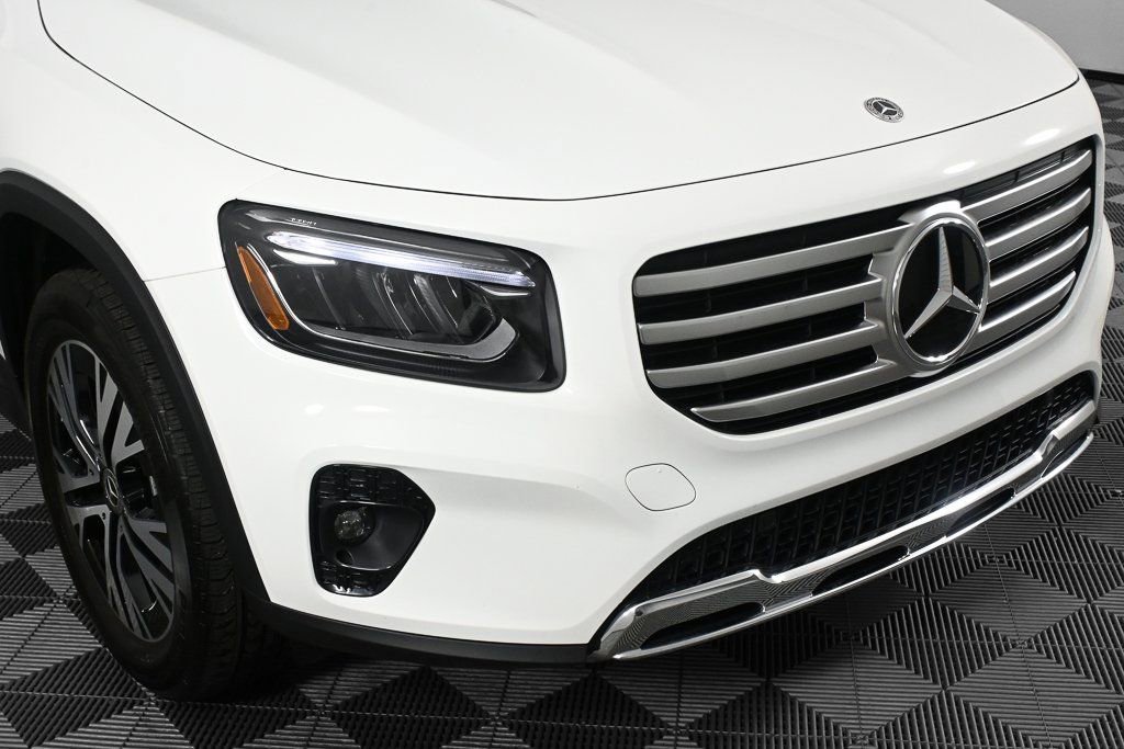 Used 2025 Mercedes-Benz GLB 250 image 36