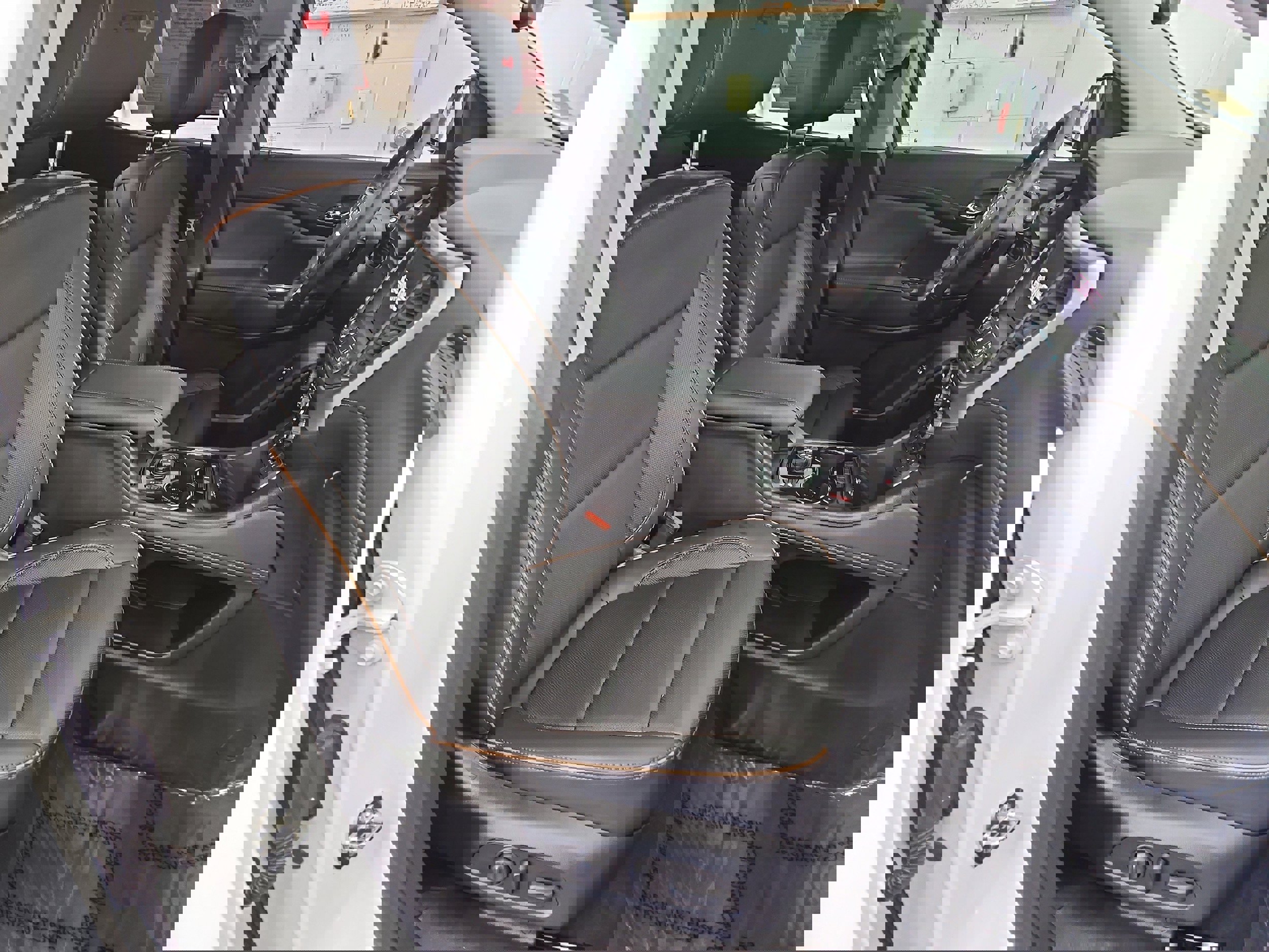 Used 2023 GMC Acadia AT4 w/ Technology Package image 8