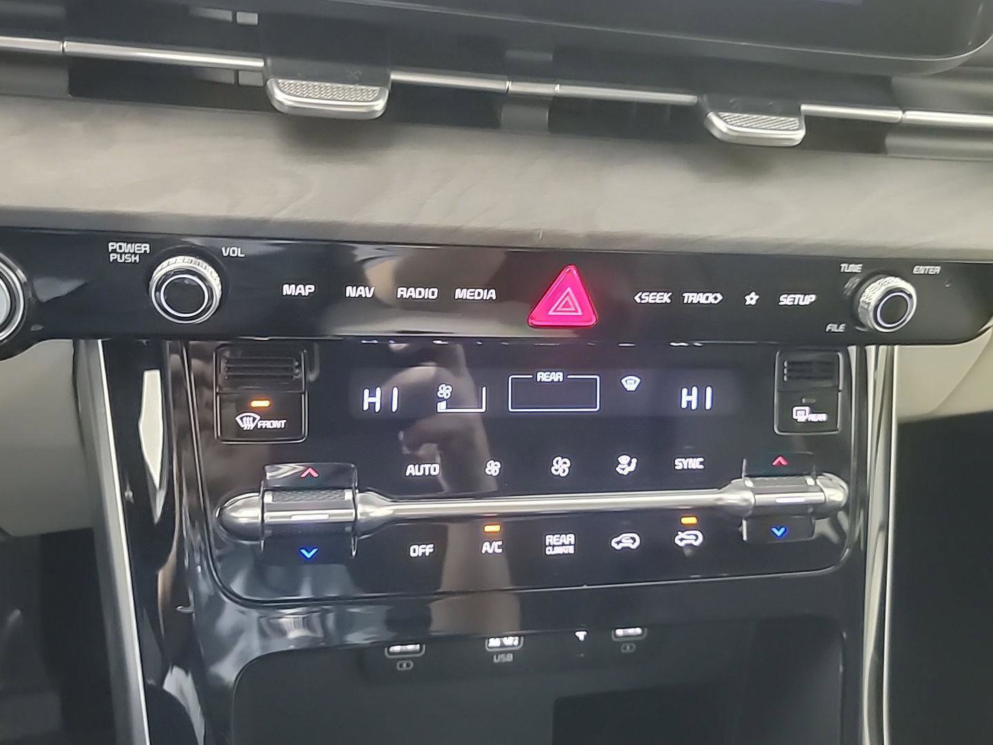 Used 2024 Kia Carnival SX image 34