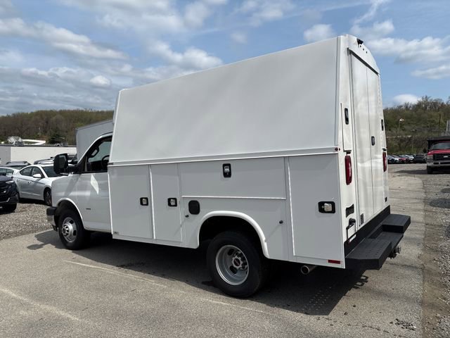 New 2025 GMC Savana 3500 w/ Power Convenience Package RWD image 5