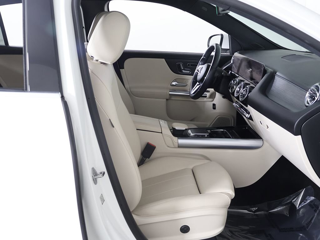 Used 2023 Mercedes-Benz GLA 250 4MATIC w/ Premium Package image 24