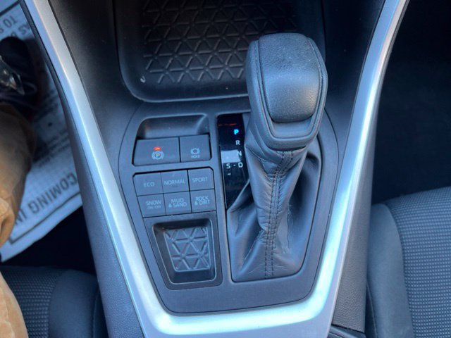 Used 2023 Toyota RAV4 LE AWD/4WD image 18
