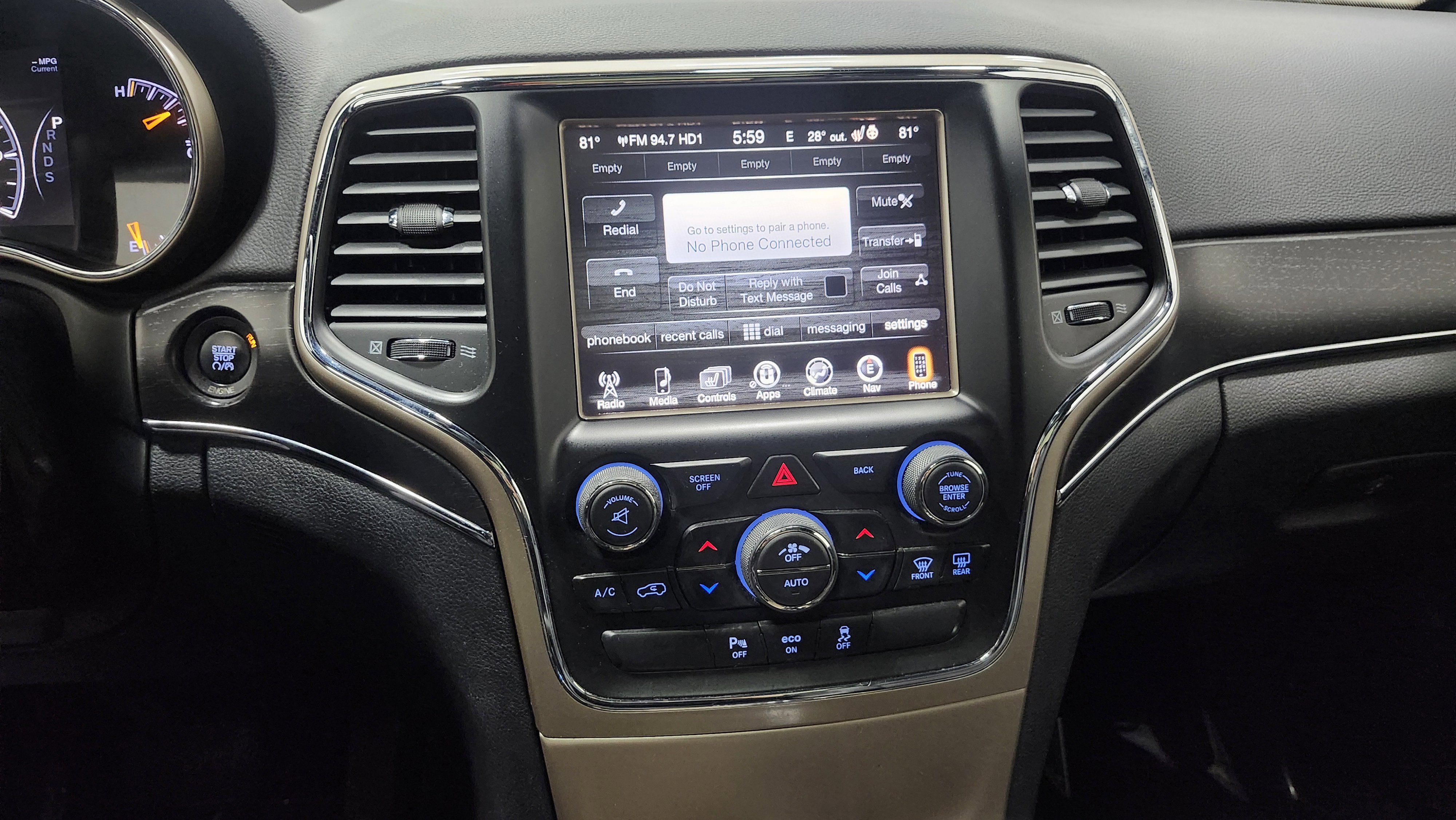 Used 2015 Jeep Grand Cherokee Limited w/ Luxury Group II image 33