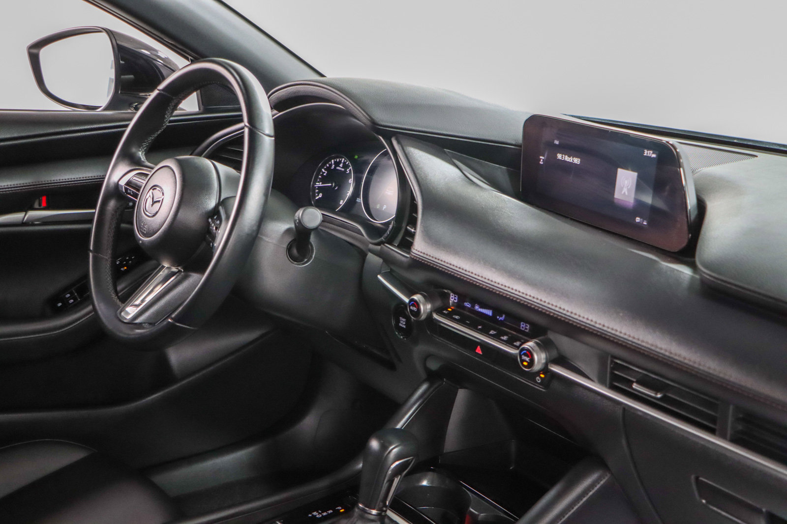 Used 2024 MAZDA MAZDA3 s image 25