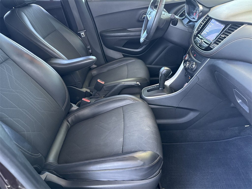 Used 2022 Chevrolet Trax LT w/ Driver Confidence Package image 35