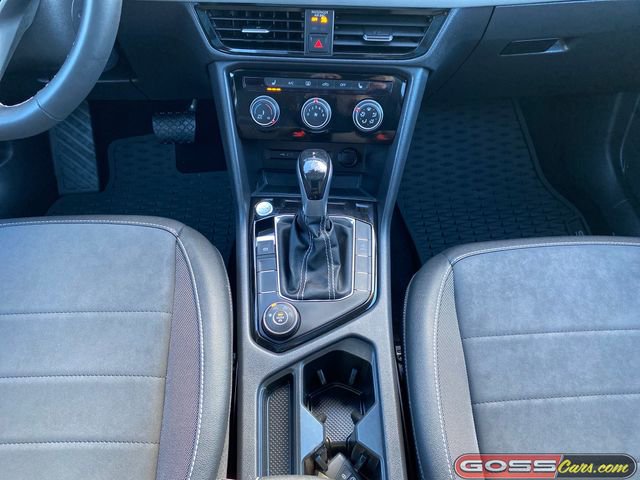 Used 2023 Volkswagen Taos SE w/ Panoramic Sunroof Package image 13