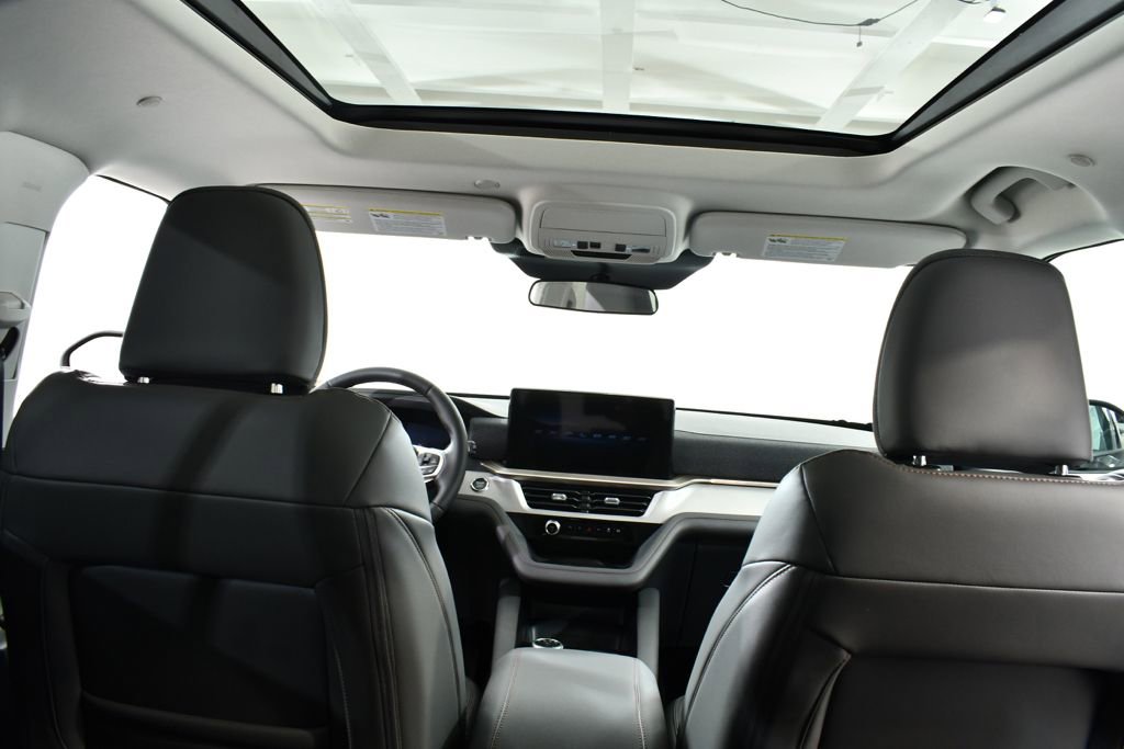 New 2026 Ford Explorer Active w/ Active Comfort Package image 17