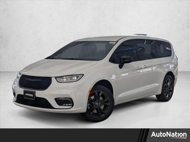 New 2026 Chrysler Pacifica Select