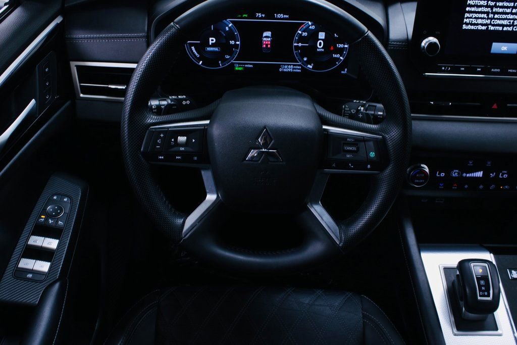 Used 2024 Mitsubishi Outlander SEL image 14