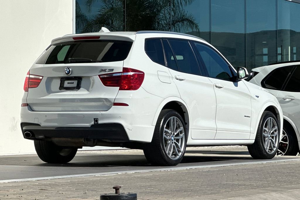 Used 2015 BMW X3 xDrive28d image 3