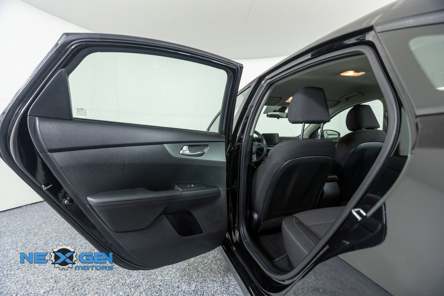 Used 2020 Kia Forte LXS FWD image 24