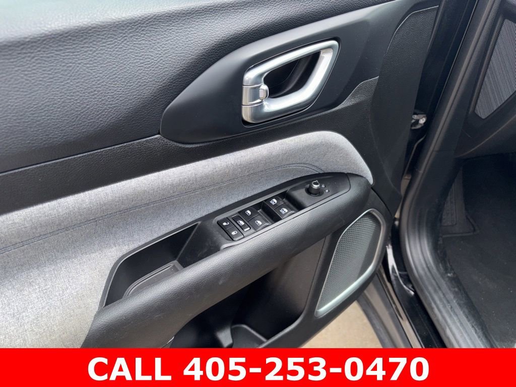 Used 2024 Jeep Compass Latitude AWD/4WD image 10