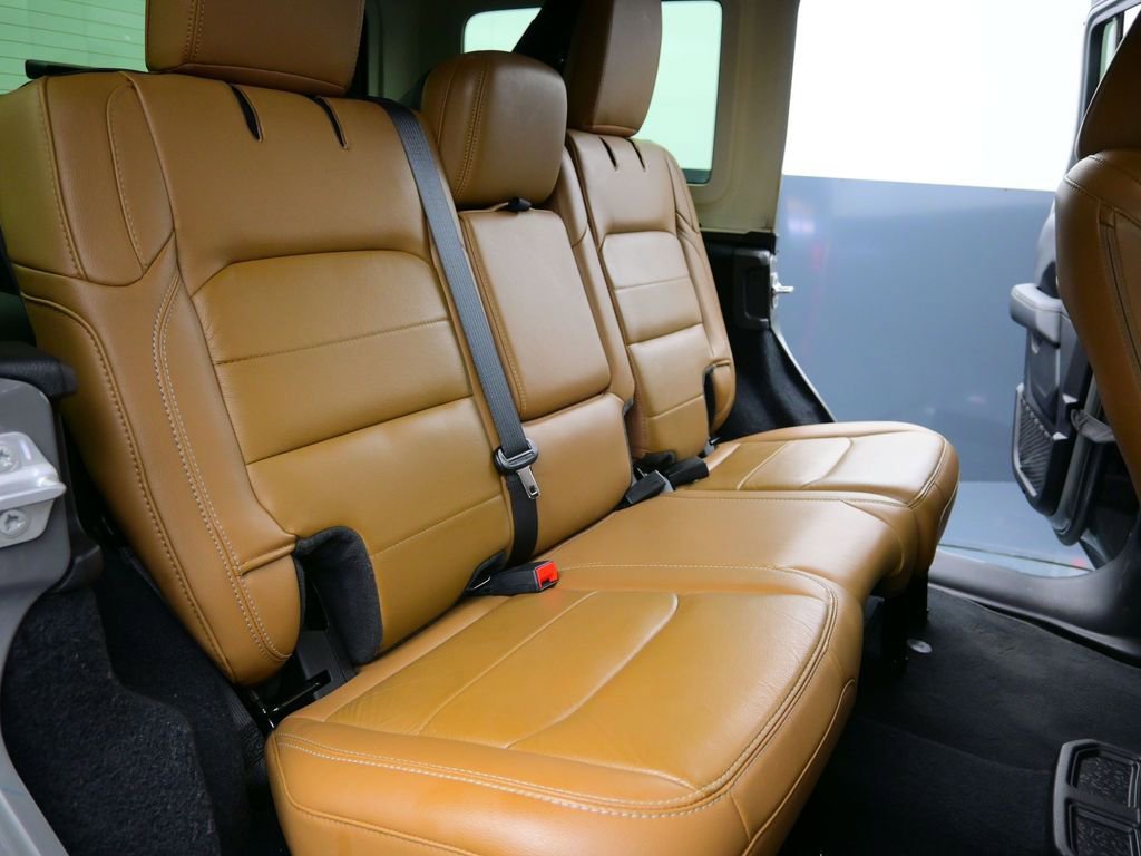 Used 2022 Jeep Wrangler Unlimited Sahara w/ Cold Weather Group image 15