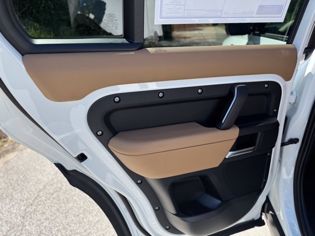 New 2026 Land Rover Defender 110 X-Dynamic SE AWD/4WD image 12