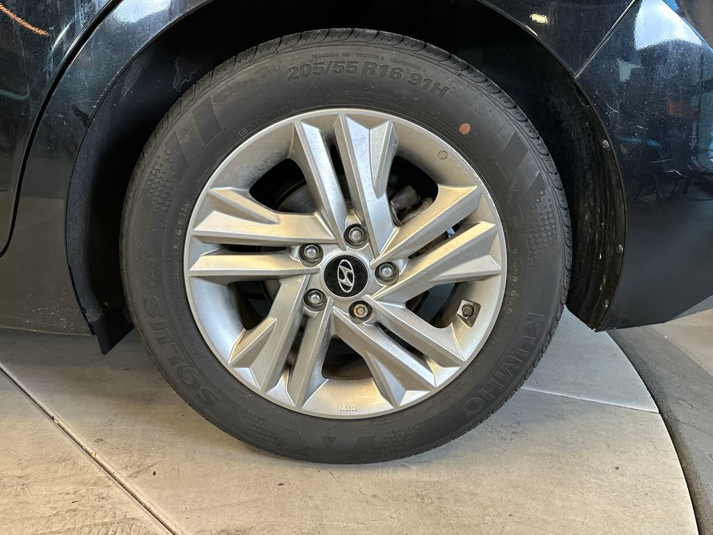 Used 2020 Hyundai Elantra Value Edition w/ Cargo Package (C1) FWD image 24