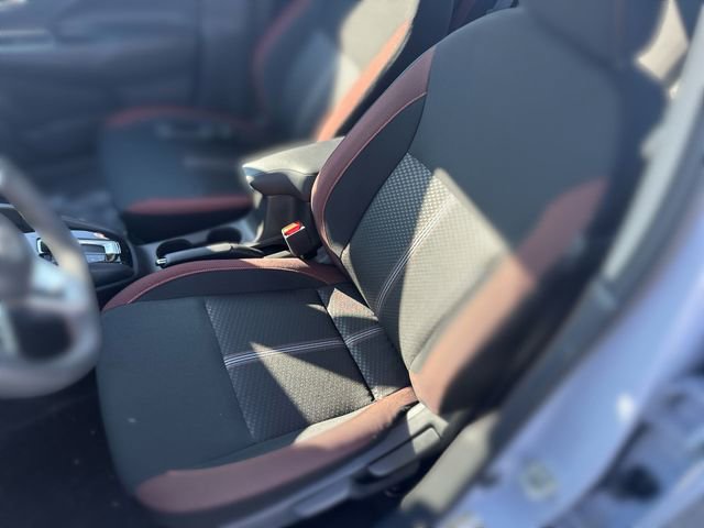 New 2025 Nissan Versa SR w/ Trunk Package FWD image 15