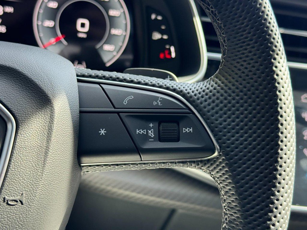 Used 2024 Audi SQ8 Premium Plus image 18