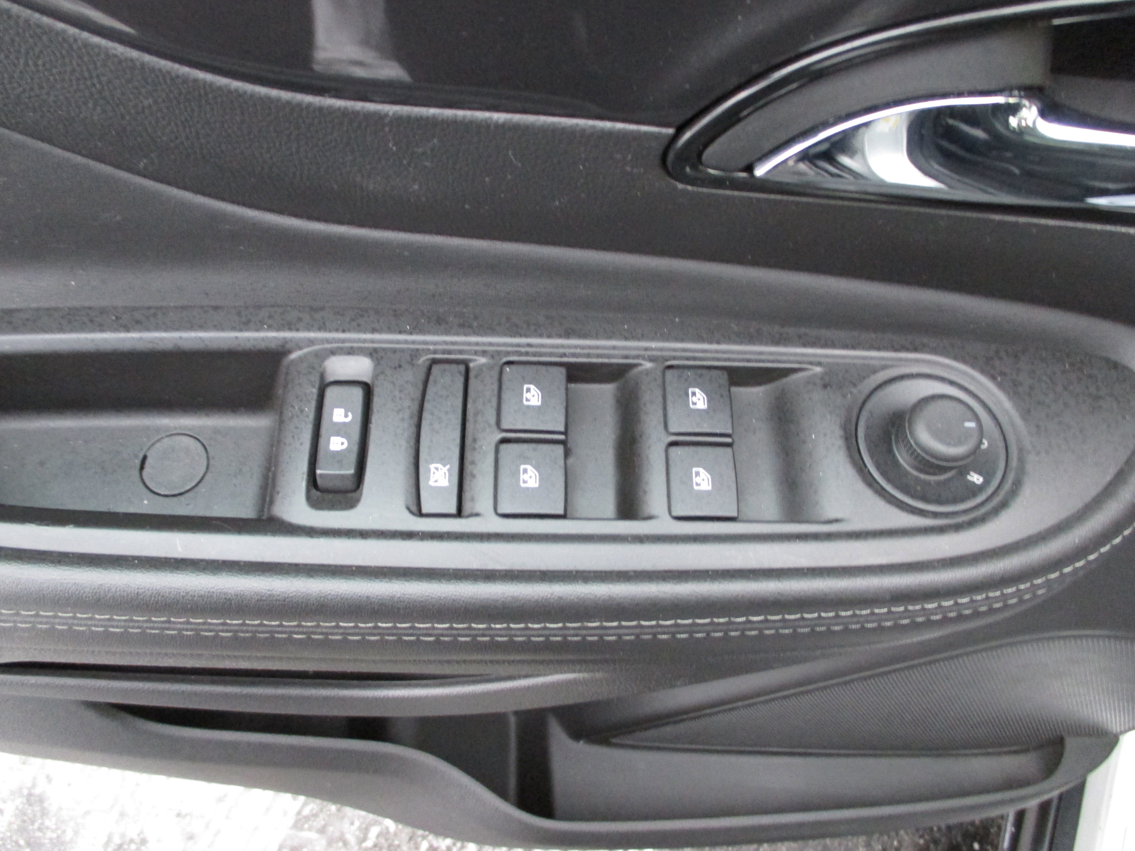 Used 2018 Buick Encore Preferred image 13