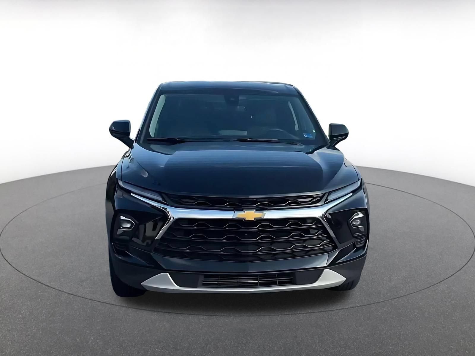 Used 2025 Chevrolet Blazer LT FWD image 4