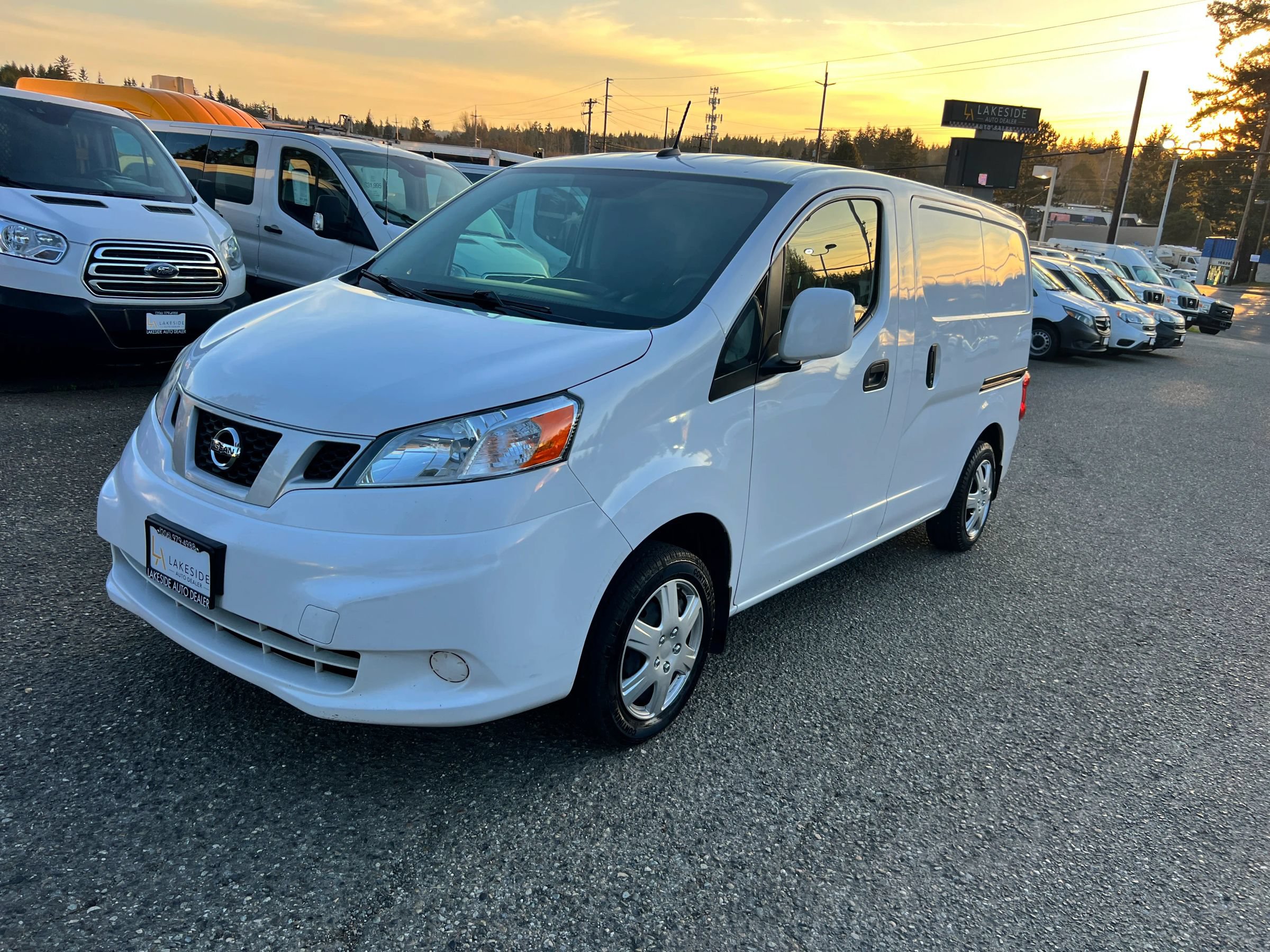Used 2021 Nissan NV200 SV FWD image 1