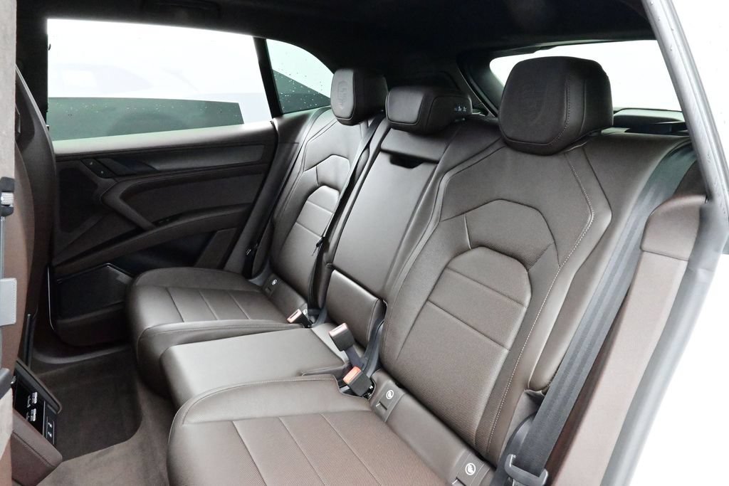 New 2026 Porsche Cayenne Turbo AWD/4WD image 13