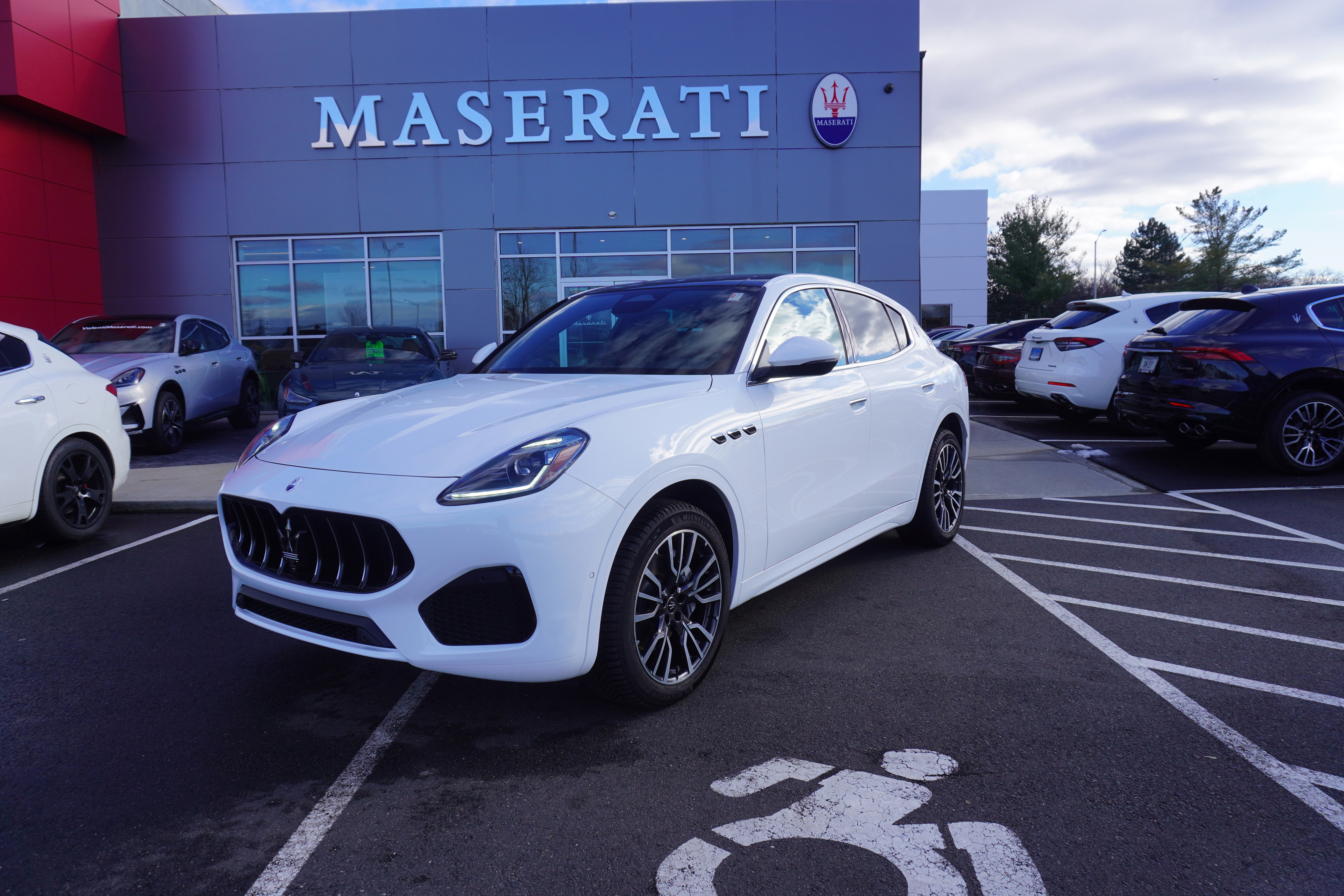 New 2025 Maserati Grecale GT image 1