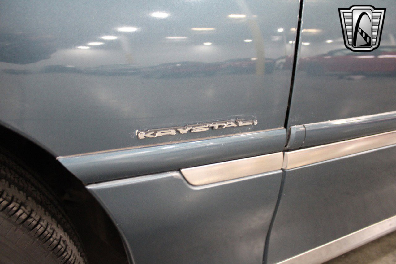 Used 2001 Lincoln Town Car Executive image 12