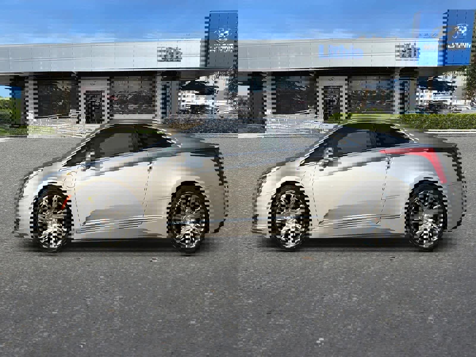 Used 2014 Cadillac ELR w/ Luxury Package image 5