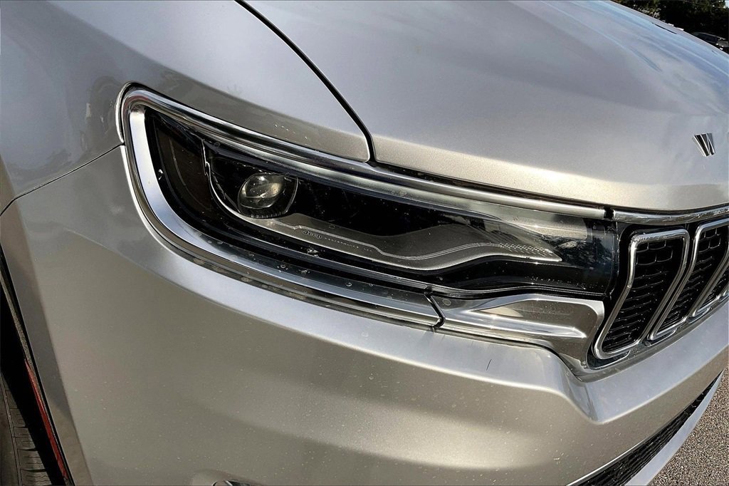 Used 2024 Jeep Wagoneer Series II w/ Flexible Seating Group image 8