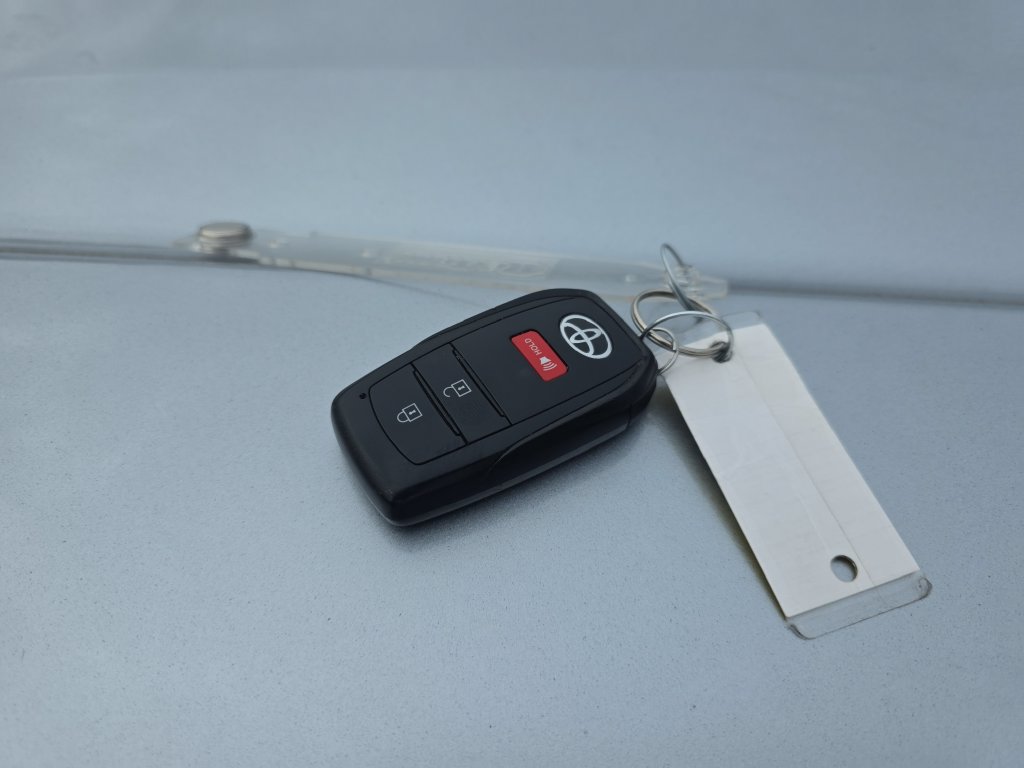 Used 2025 Toyota Tacoma SR5 AWD/4WD image 26