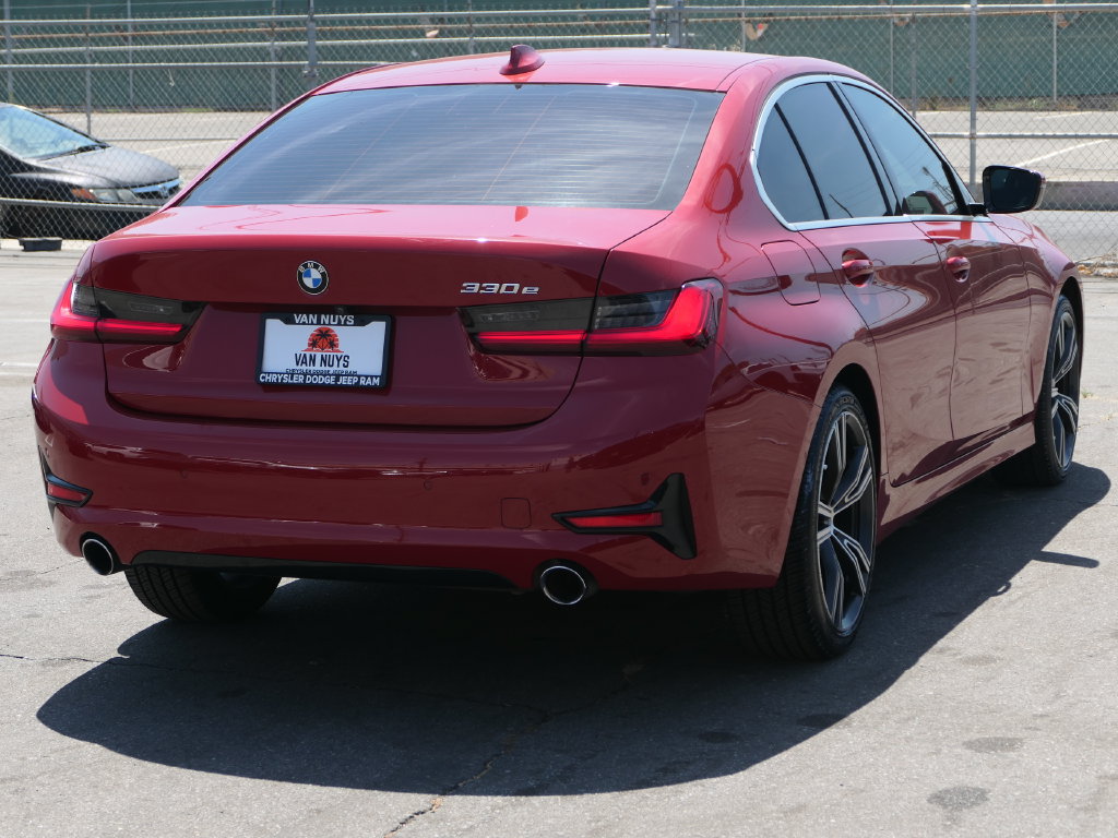 Used 2021 BMW 330e w/ Premium Package RWD image 3