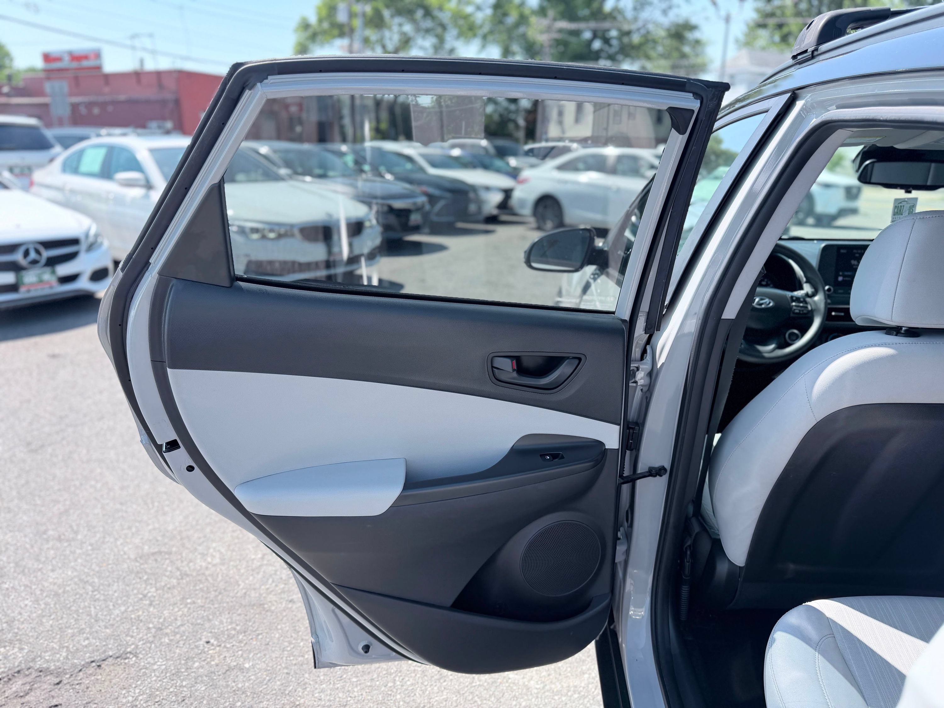 Used 2022 Hyundai Kona SEL AWD/4WD image 16