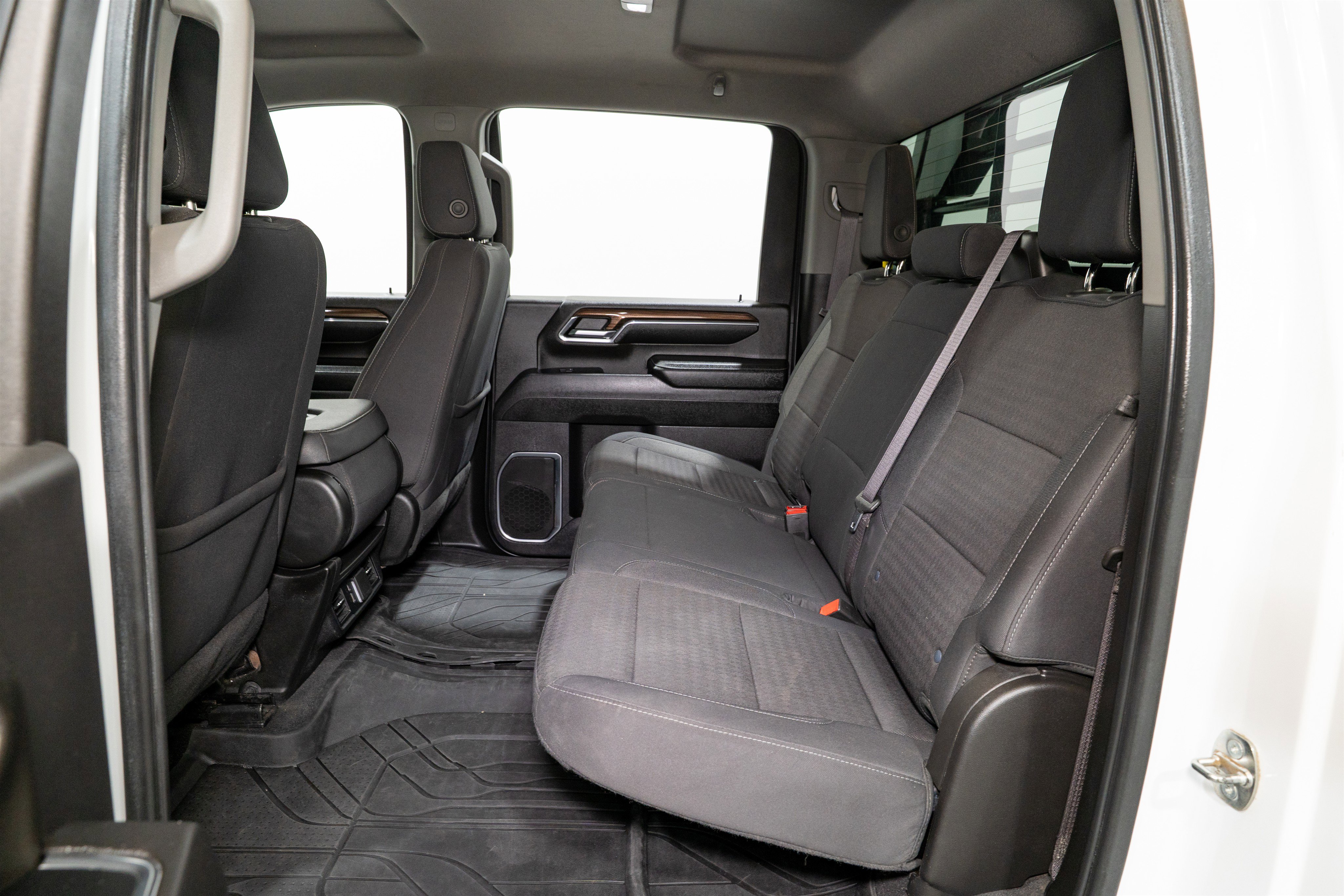 Used 2024 Chevrolet Silverado 2500 LT w/ Convenience Package image 29