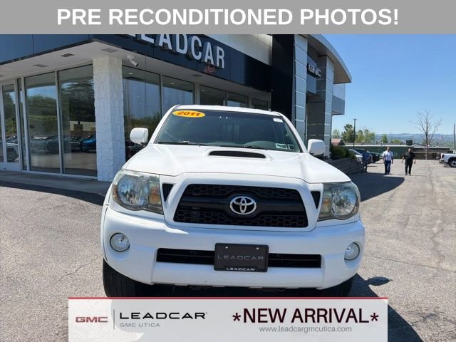 Used 2011 Toyota Tacoma 4x4 Access Cab V6 w/ TRD Sport Pkg image 8