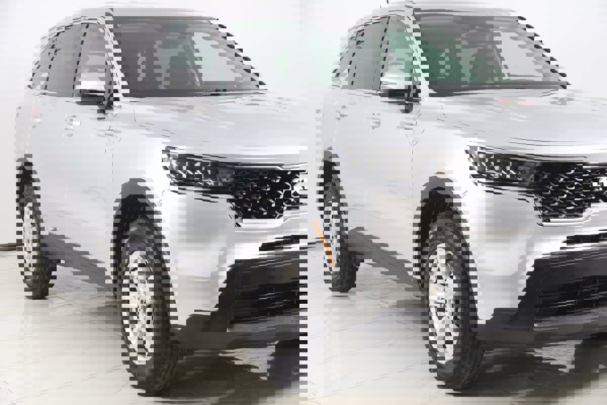 Used 2022 Kia Sorento LX image 36