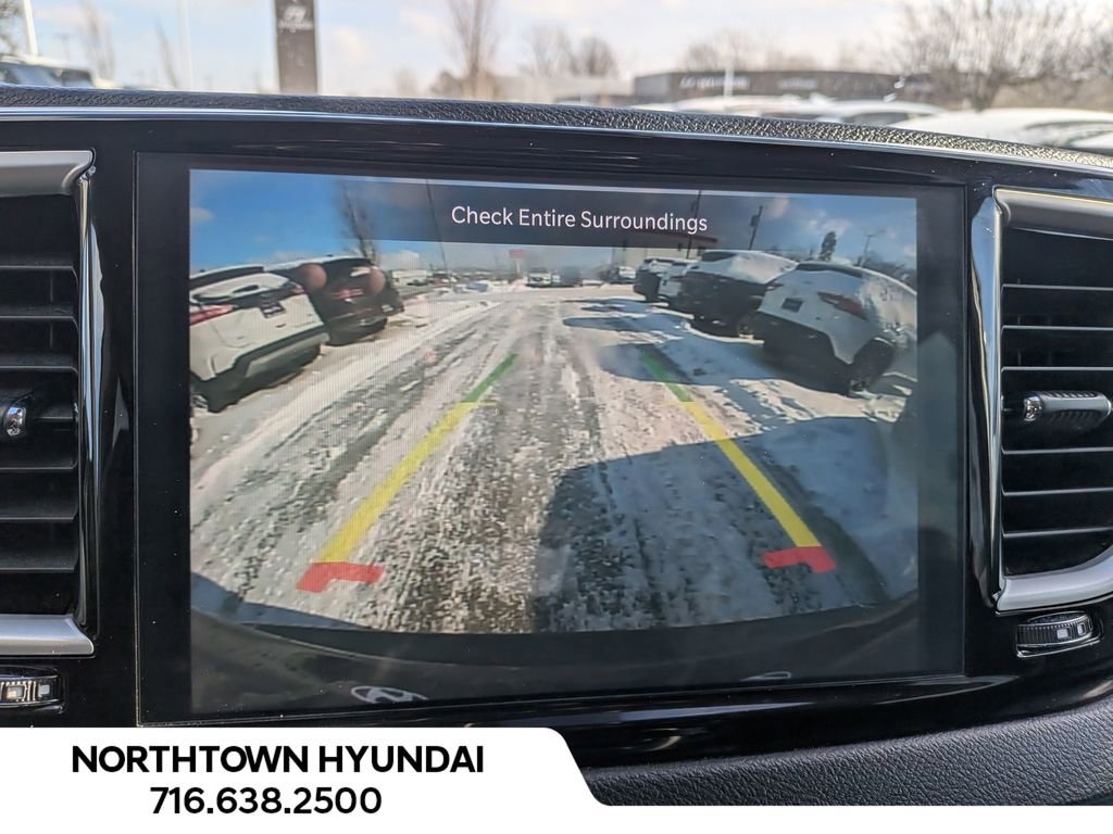 Used 2024 Chrysler Pacifica Touring-L image 19