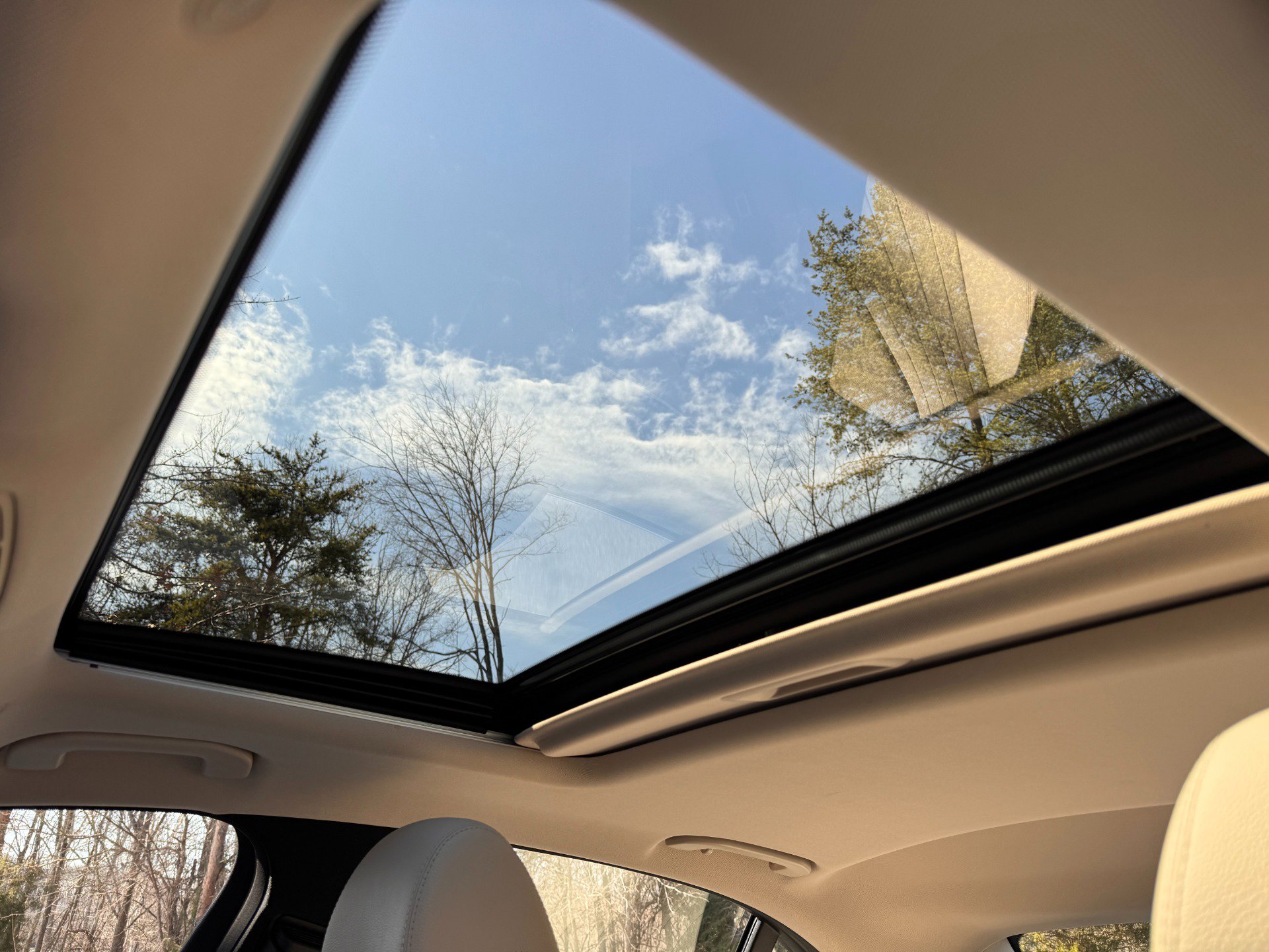 Used 2023 Mercedes-Benz E 350 4MATIC Sedan w/ Premium Package image 40