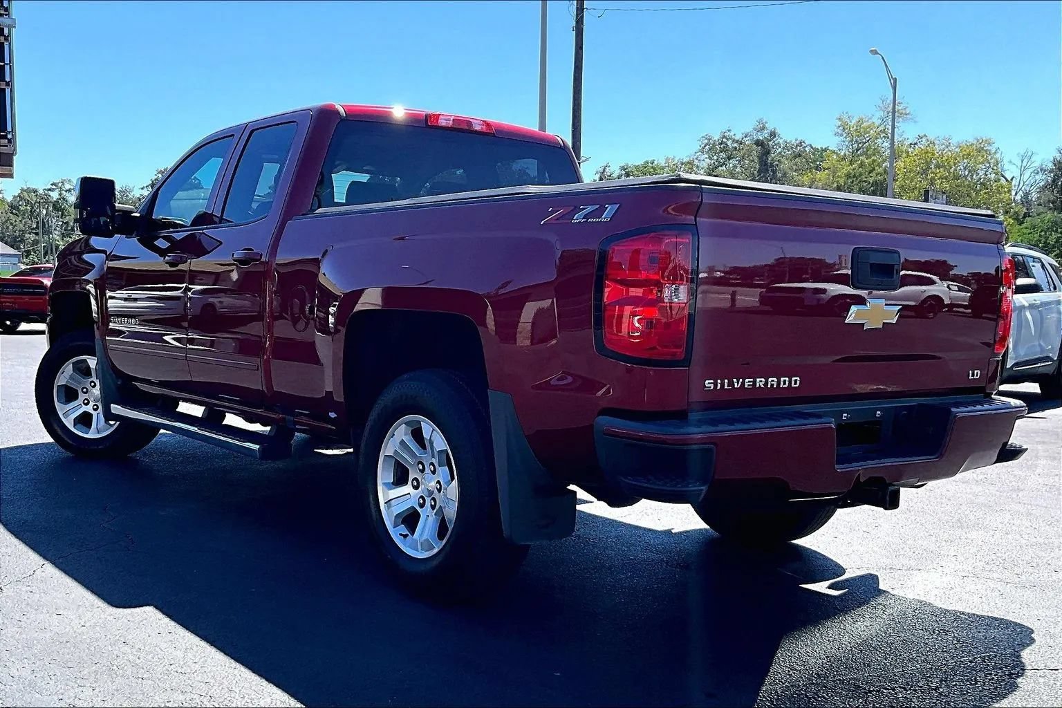 Used 2019 Chevrolet Silverado 1500 LT w/ All Star Edition AWD/4WD image 4