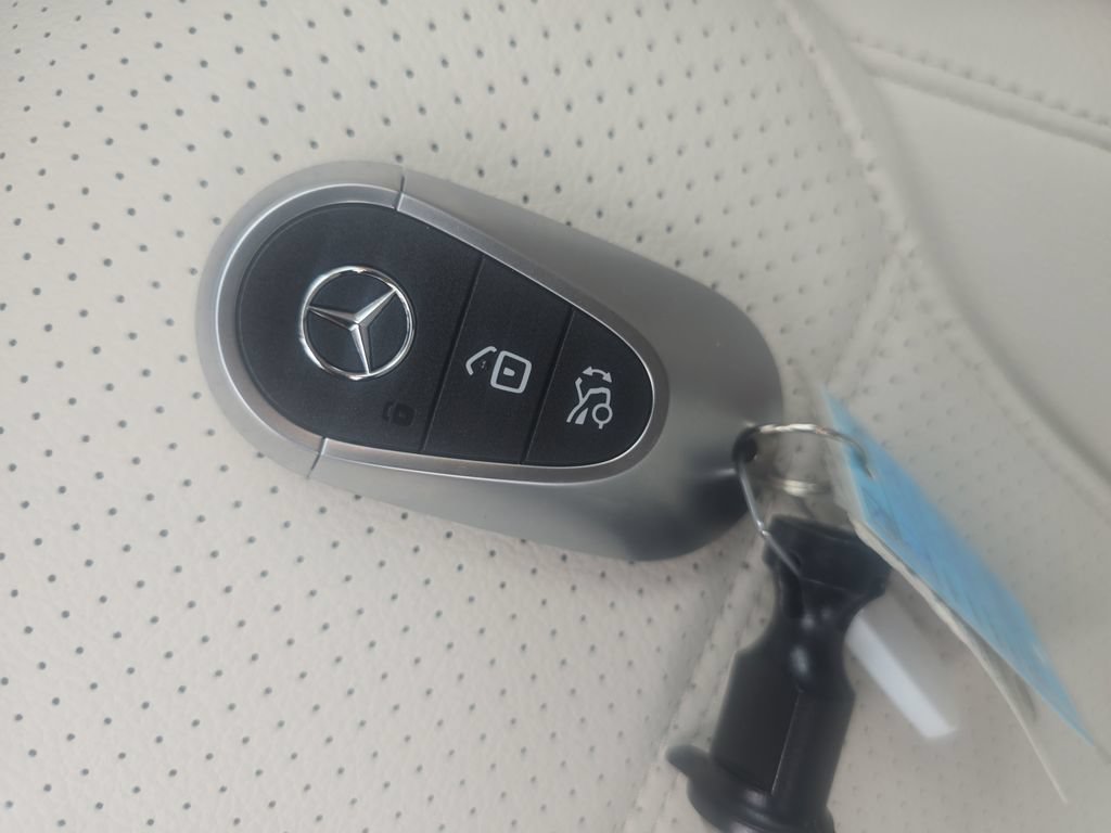 New 2026 Mercedes-Benz GLC 300 4MATIC image 26