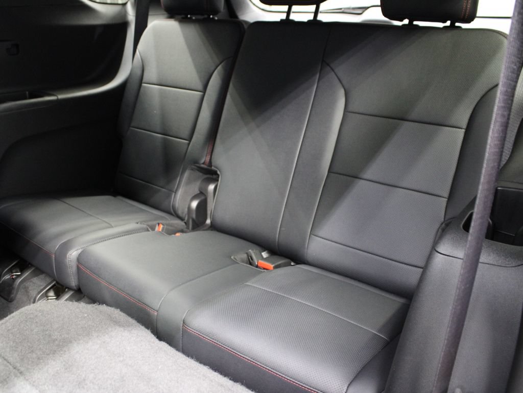 Used 2026 Chevrolet Traverse RS w/ LPO, Floor Liner Package AWD/4WD image 19